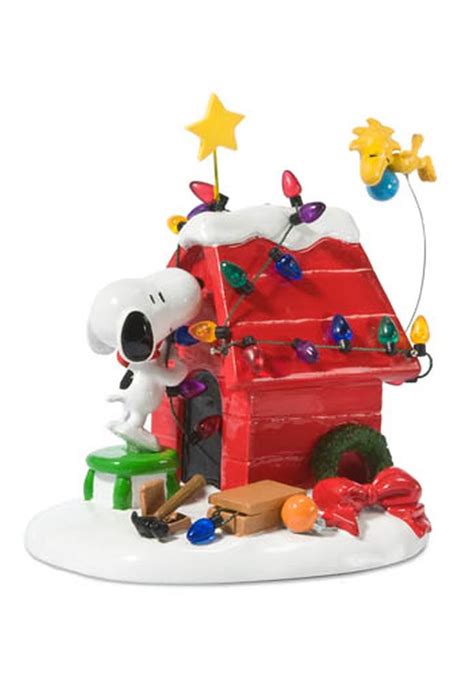 Department 56 Peanuts Getting Ready For Christmas Figure Snoopy
