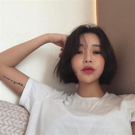 Pin By Eaindray Hlaing On Short Hairstyles Korean Short Hair Short Hair Styles Beautiful Hair