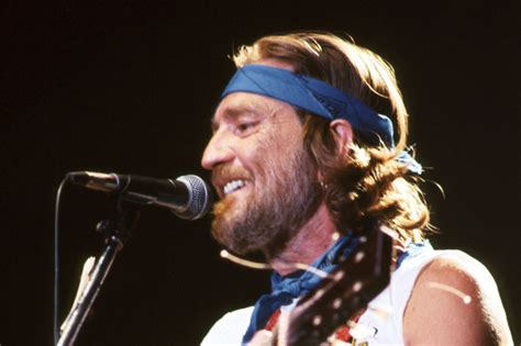 You Tube Gold Willie Nelson Plays An American Classic Duke