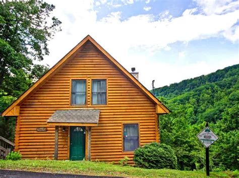 At gatlinburg cabins now, we offer an assortment of choices to suit your needs for a cabin rental. 4 Reasons You Should Book A 1 Bedroom Cabin in Gatlinburg