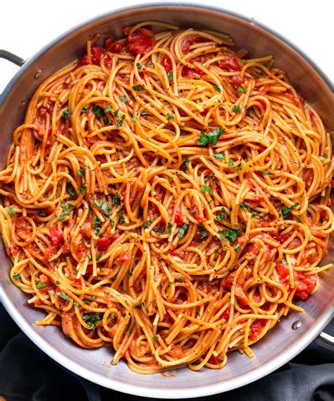 One Pot Spaghetti Ready In 30 Minutes Or Less The Chunky Chef