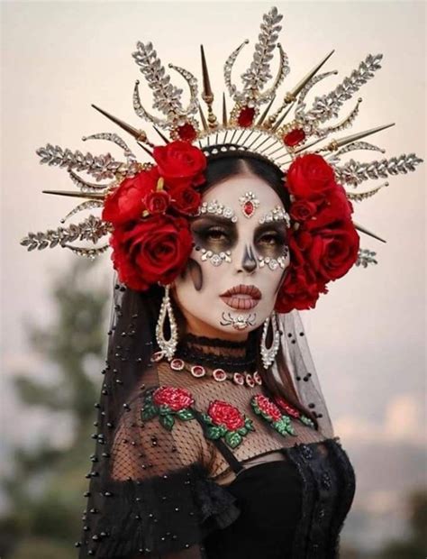 Pin By Viri Juarez On Maquillaje Paso A Paso Halloween Makeup Sugar Skull Mexican Halloween