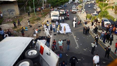 Accidente En Chiapas Al Menos 54 Muertos Tras Volcar En México Un Camión Que Transportaba
