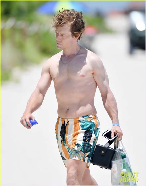 Game Of Thrones Alfie Allen Spotted Shirtless In Miami Photo 4788977