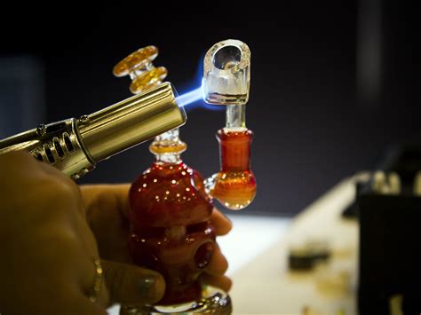A Beginners Guide To Buying A Dab Rig The Growthop