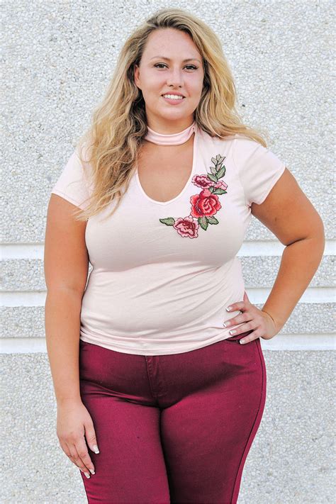 Amanda Toth Curvy Plus Size Model Biography Wiki Age Height Weight My