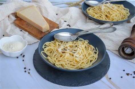 The rarest yet the most popular meme of the internet memes. Ricetta spaghetti cacio e pepe: ingredienti, preparazione ...
