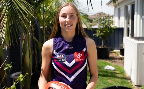 Before smashing pies, dockers blow chance, finals fixture set . 2020 AFLW Draft review: Fremantle Dockers - Aussie Rules ...