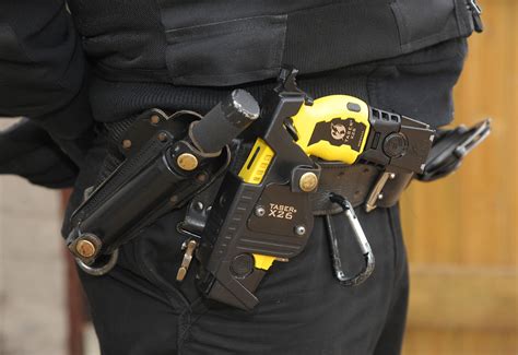 Sf Police Commission Votes To Allow Officers To Carry Tasers