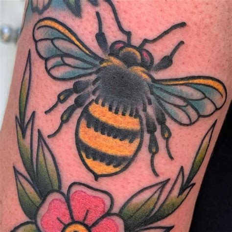 Traditional Bee Tattoo Outline