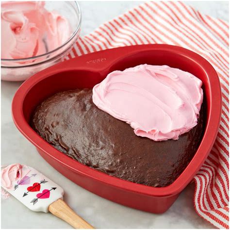 Shop for 4 inch cake pan at bed bath & beyond. Red Heart Cake Pan, 9-Inch | Wilton