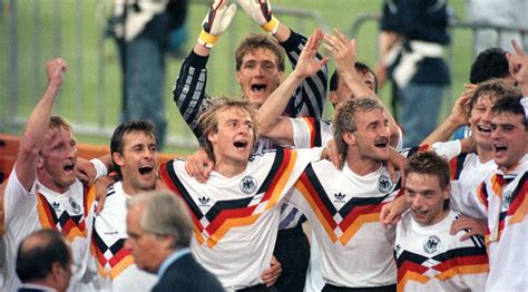 Wm 1990 Vor 30 Jahren Gewinnt Deutschland Die Weltmeisterschaft In Italien