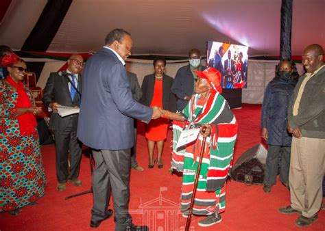 President Uhuru Issues 14000 Title Deeds To Residents Of Kiambu County