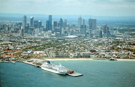Melbourne map is a professional car, bike, pedestrian and subway navigation system.this app will help you. Melbourne Karte