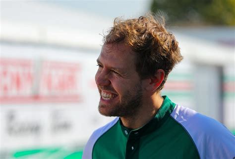 Ayağı avusturya grand prix'sinin sıralama turlarında rakibini engelleyen aston martin pilotu sebastian vettel, üç sıra ceza aldı. Sebastian Vettel rejoindra Aston Martin en 2021 pour ...