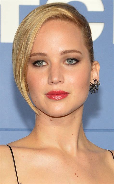 Beauty Police Jennifer Lawrences Flawless Skin And Smoky Eyes E News