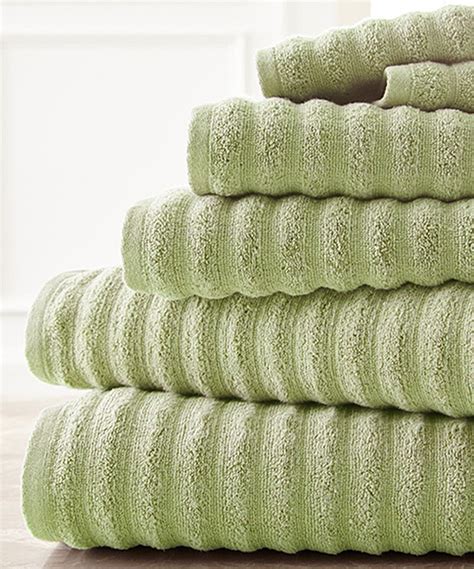 Fair trade certified, these towels are loomed from pure organic cotton sourced in india. Sage Wavy Quick-Dry Bath Towel Set | Spa collection ...