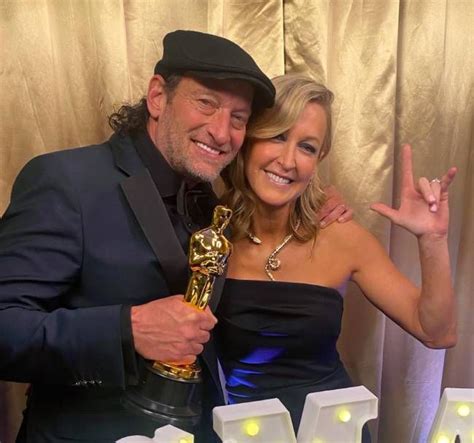 Lara Spencer Dazzles As She Shares Backstage Pictures With The Biggest Stars At The Oscars