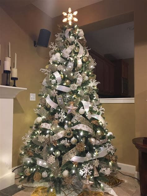 30 Gold Theme Christmas Tree