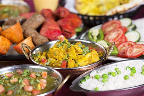 Guide To Indian Dining Traditions And Etiquette