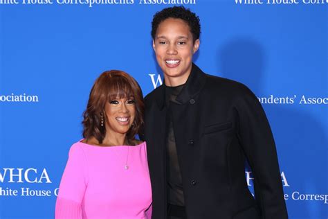 Gayle King Pops In Pink Sandals With Brittney Griner At 2023 White House Correspondents Dinner