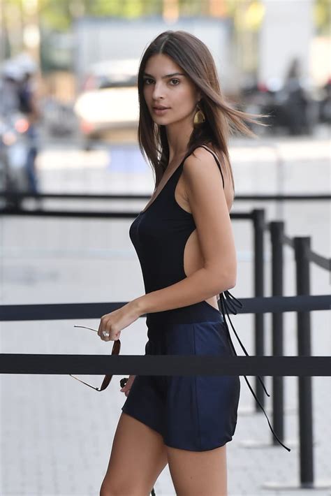 Emily Ratajkowski Sim And Charming Body Of Supҽгmodel Who Are So Famous With Bιkιnι