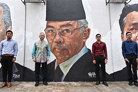 Tidak pernah menyangka bergelar datin pada usia muda, pelakon niena baharun bersyukur dilimpahi rezeki berganda selepas hamil cahaya mata pertama hasil perkongsian hidup dengan ahli perniagaan, datuk aliff firdaus abdul hadi. Artists Left Stunned After The Agong & Health D-G Visited ...