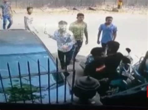 Elderly Couple Stop Urinating In Open Elderly Couple Was Assaulted दिल्ली खुले में पेशाब