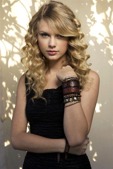 Taylor Swift Fan Taylor Swift In Black Outfit