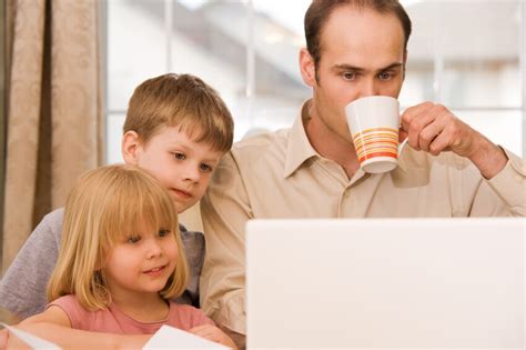 Dads Not Moms Benefit From Flexible Work The Washington Post
