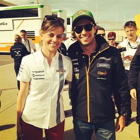 Susie Forcing A Smile After Sergio Put His Foot In His Mouth Susie Wolff Mujeres F Rmula