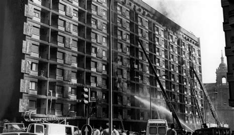 The dupont plaza hotel arson was a fire that occurred at the hotel dupont plaza (now san juan marriott resort & stellaris casino) in san juan, puerto rico, on new year's eve, december 31, 1986. Los misterios que rodean el incendio del hotel Corona de ...