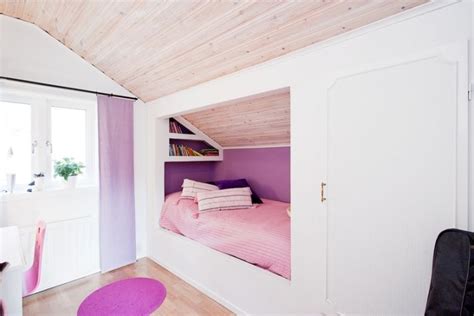 Gemütlich auf dem bett sitzen, das ist besonders bei flachen dachschrägen dann kaum machbar. Schränke für Dachschräge ideen-kinderzimmer-madchen-bett ...