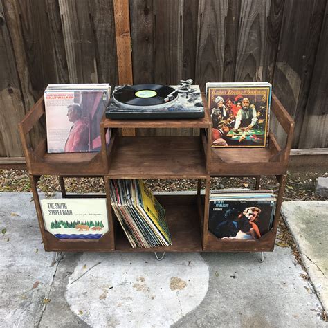 Deluxe Vinyl Display Turn Table Station Stylishly And Conveniently