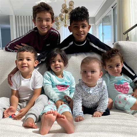 Los Hijos De Cristiano Ronaldo Y Georgina Rodríguez Se Divierten En