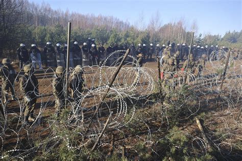 Tensions Rise In Migrant Standoff At Poland Belarus Border Ap News