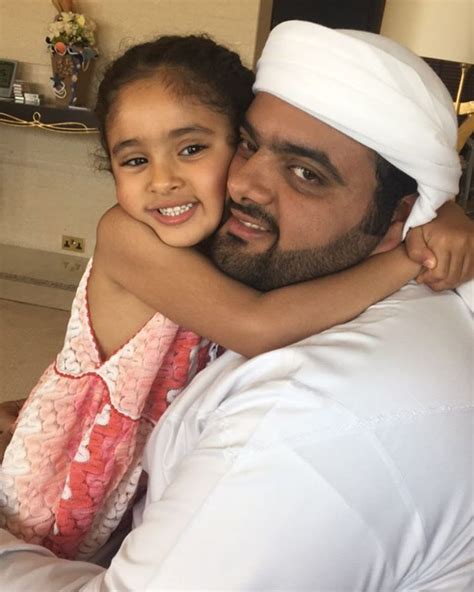 Aisha Bint Mohammed Bin Hamad Al Sharqi Con Su Padre Mohammed Bin