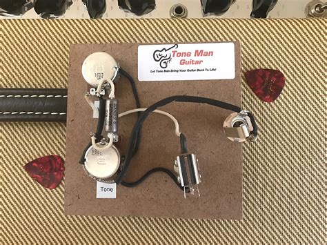 Buckethead's white les paul is a very special and original guitar. Les Paul Special Double Cut A Way upgrade wiring kit