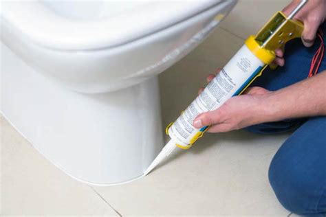 See full list on wikihow.com 7 Best Caulk For Toilet Reviews 2020 | Premium Quality