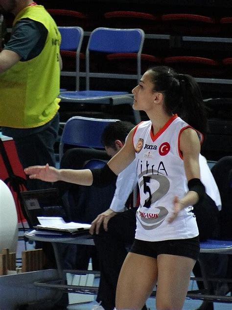 Simge Aköz A Stellar Career And Impressive Achievements In Turkish Volleyball