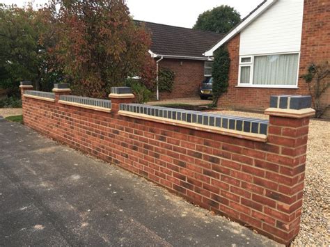 Simple Brick Boundary Wall With Header Course Gạch Kiến Trúc Hàng Rào