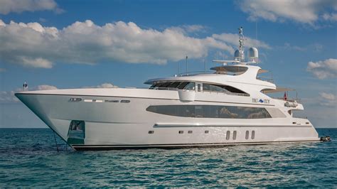 Big Sky Yacht For Sale 157 Oceanfast Yachts Nassau Bahamas Denison