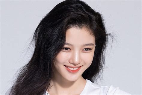 Kim Yoo Jung Shares About How Her First Play Shakespeare In Love Is A Dream Come True Allkpop