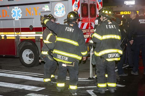 Man Jumps In Front Of Train Nyc Today