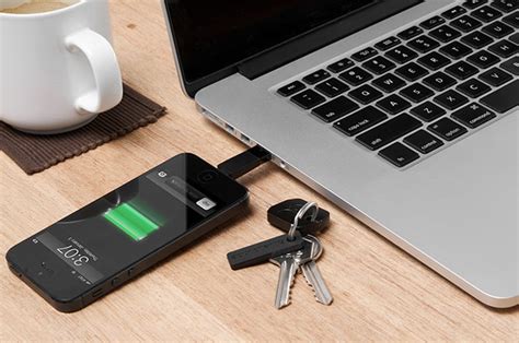 Power Up Your Keychain With The Bluelounge Kii
