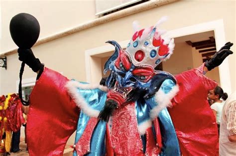 personajes del carnaval dominicano 3 los diablos cojuelos casa de campo living