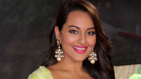 Sonakshi Sinha Hindi Film Actress Hd Wallpapers Hd Wallpapers