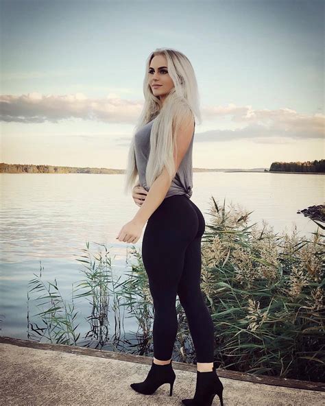 Fit And Sexy Women Anna Nystrom Instagram