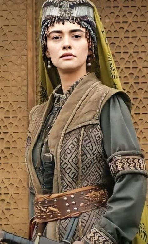 Ertugrul Ghazi Cast Ilbilge Khatun In 2021 Turkish Fashion Turkish