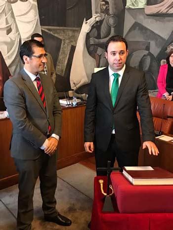 Javier Navarro toma posesión como nuevo diputado provincial